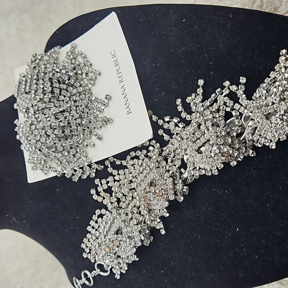 Stunning BR bracelet and clip on earing set